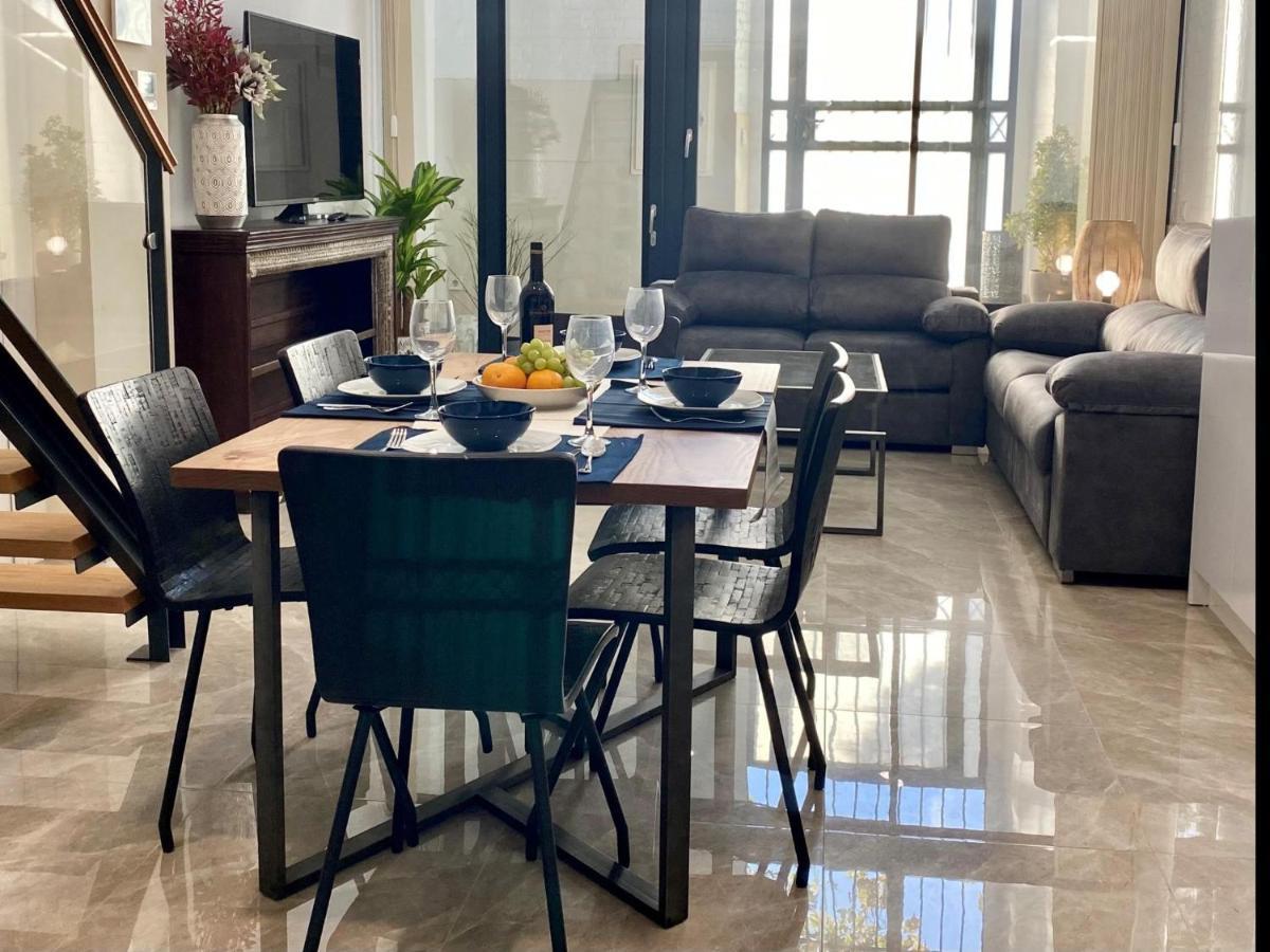 Apartament Tr3 Aparcamiento Incluido Familias Loft Almirante Sewilla